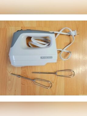 BLACK+DECKER 5-speed hand mixer